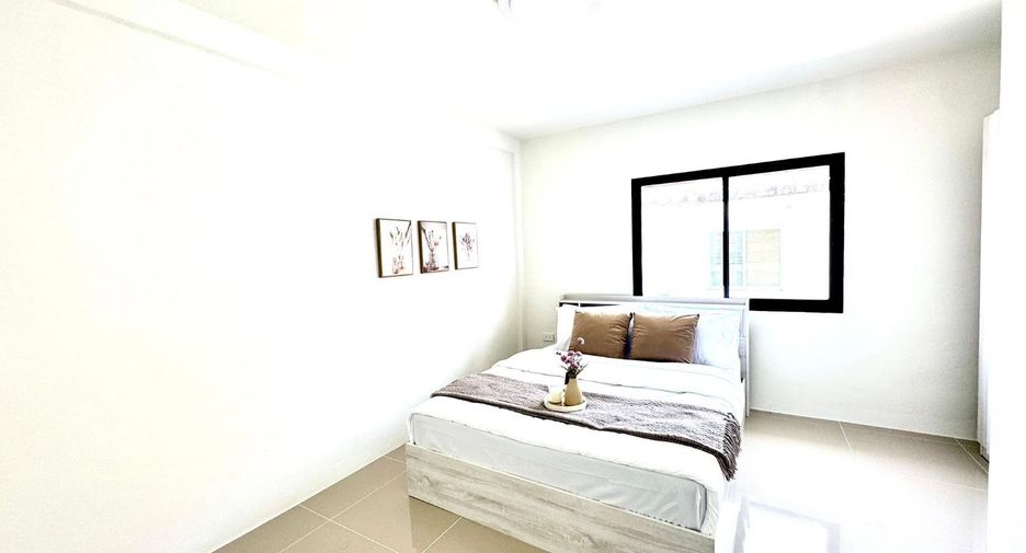For sale 2 bedrooms townhouse in East Pattaya, Pattaya