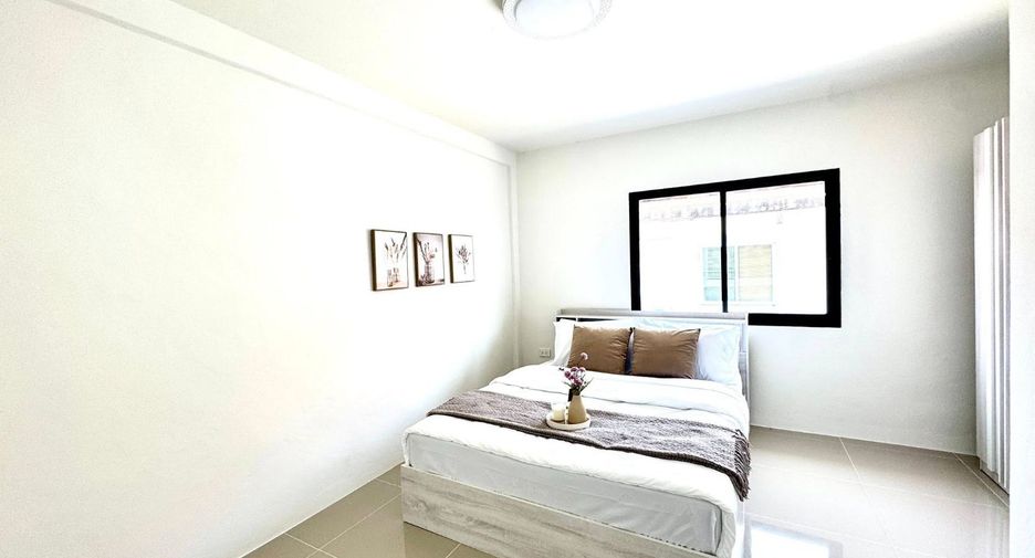 For sale 2 bedrooms townhouse in East Pattaya, Pattaya