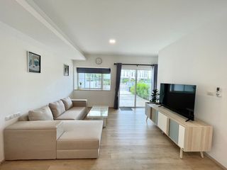 Haus zur Miete mit 3 Zimmer in Prawet, Bangkok