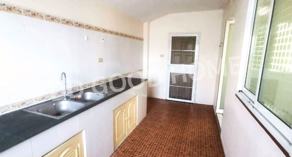 For sale 3 bedrooms house in Mueang Nakhon Sawan, Nakhon Sawan