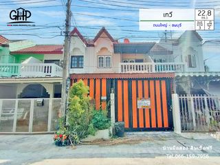 For sale 3 bed townhouse in Mueang Lop Buri, Lopburi