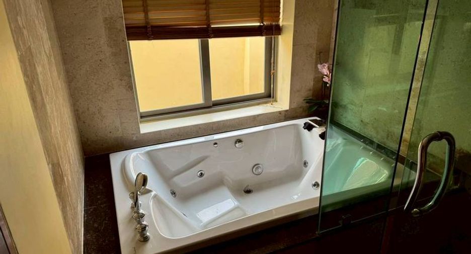 Villa en venta de 5 habitaciones en Sattahip, Chonburi