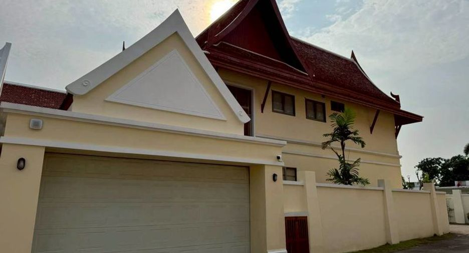 Villa en venta de 5 habitaciones en Sattahip, Chonburi