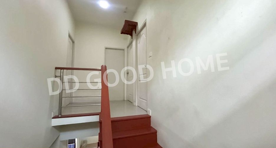 For sale 3 bedrooms house in Mueang Pathum Thani, Pathum Thani