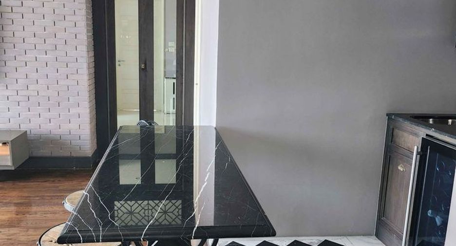 Condo en alquiler y en venta de 2 habitaciones en Khlong Toei, Bangkok