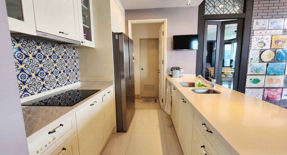 Condo en alquiler y en venta de 2 habitaciones en Khlong Toei, Bangkok