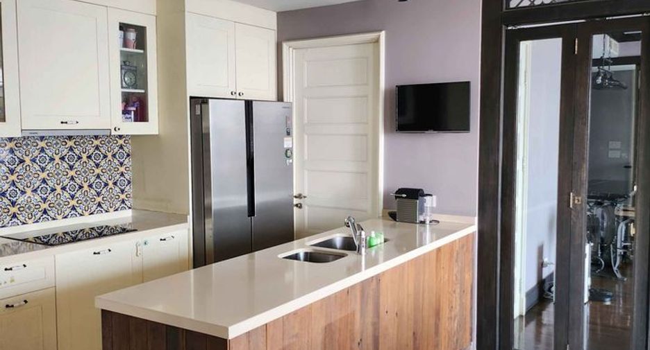 Condo en alquiler y en venta de 2 habitaciones en Khlong Toei, Bangkok