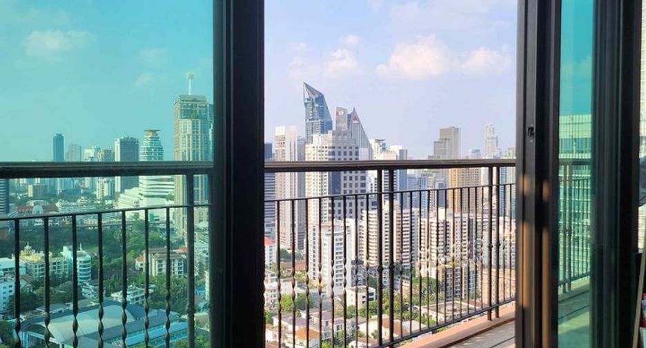 Condo en alquiler y en venta de 2 habitaciones en Khlong Toei, Bangkok