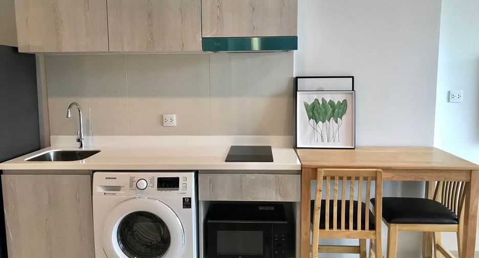 Wohnung zur Miete mit 1 Zimmer in Pathum Wan, Bangkok