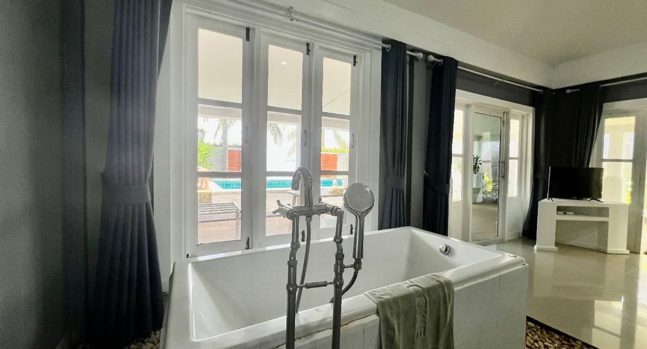For rent and for sale 12 bedrooms retail Space in Nuea Khlong, Krabi