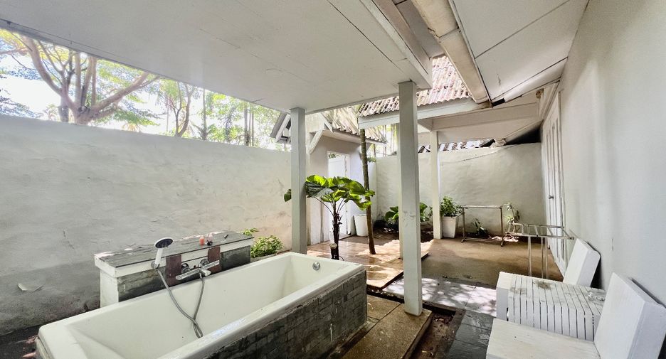 For rent and for sale 12 bedrooms retail Space in Nuea Khlong, Krabi