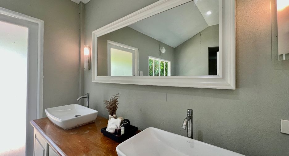 For rent and for sale 12 bedrooms retail Space in Nuea Khlong, Krabi