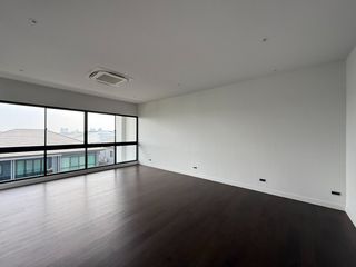 For rent and for sale 4 bed house in Bang Kapi, Bangkok