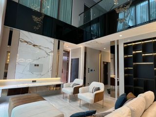 For rent and for sale 4 bed house in Saphan Sung, Bangkok