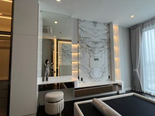 For rent and for sale 4 bed house in Saphan Sung, Bangkok