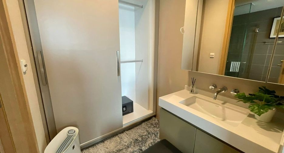 For rent and for sale 2 bedrooms condo in Khlong Toei, Bangkok