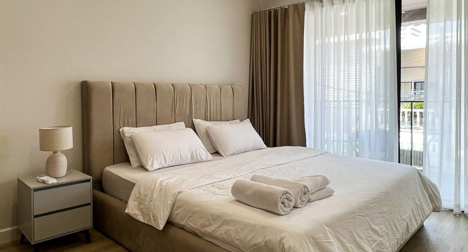 For rent and for sale 4 bedrooms townhouse in Watthana, Bangkok
