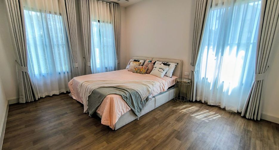 For rent 4 bedrooms house in Saphan Sung, Bangkok