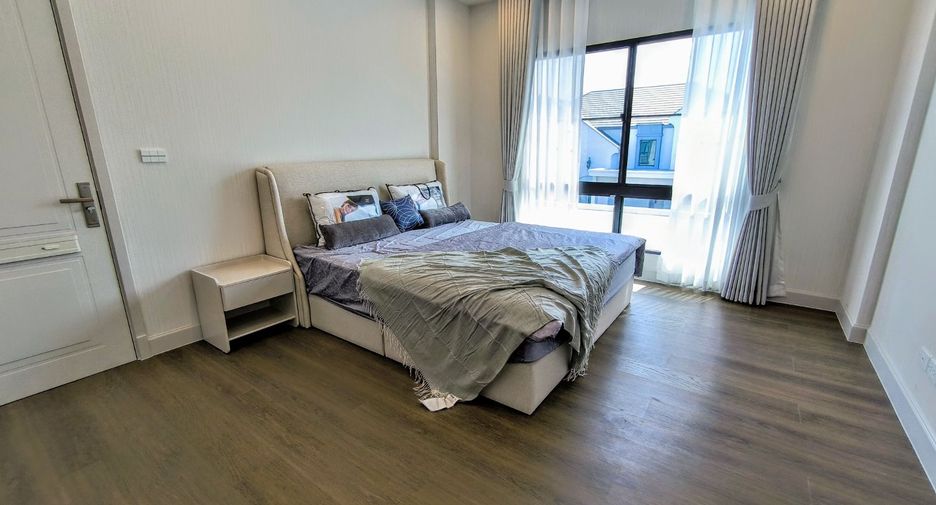 For rent 4 bedrooms house in Saphan Sung, Bangkok