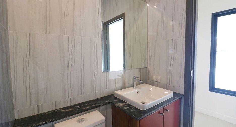 For sale 3 bedrooms house in Mueang Nongbua Lamphu, Nong Bua Lamphu