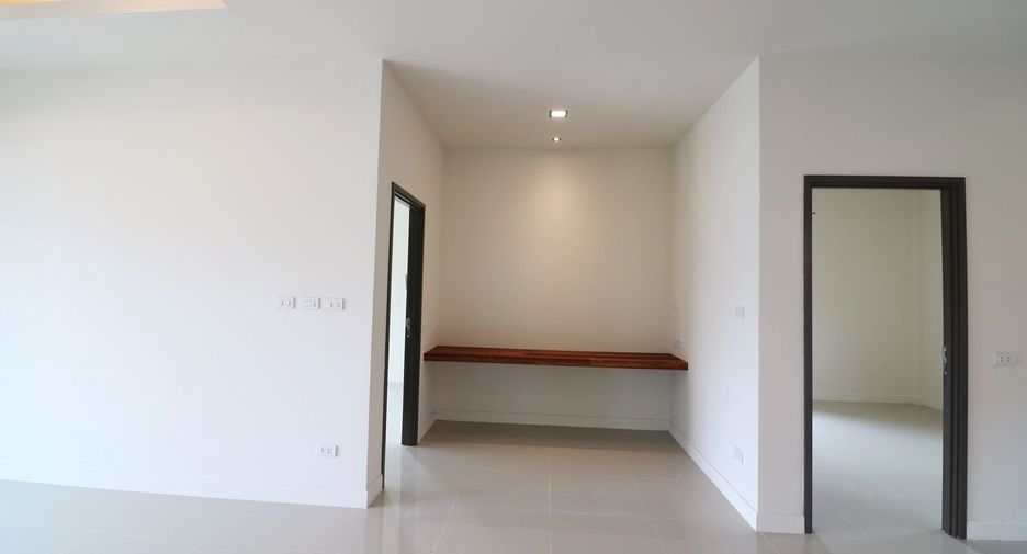 For sale 3 bedrooms house in Mueang Nongbua Lamphu, Nong Bua Lamphu