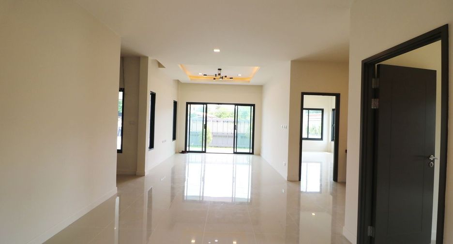For sale 3 bedrooms house in Mueang Nongbua Lamphu, Nong Bua Lamphu