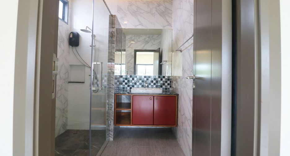 For sale 3 bedrooms house in Mueang Nongbua Lamphu, Nong Bua Lamphu