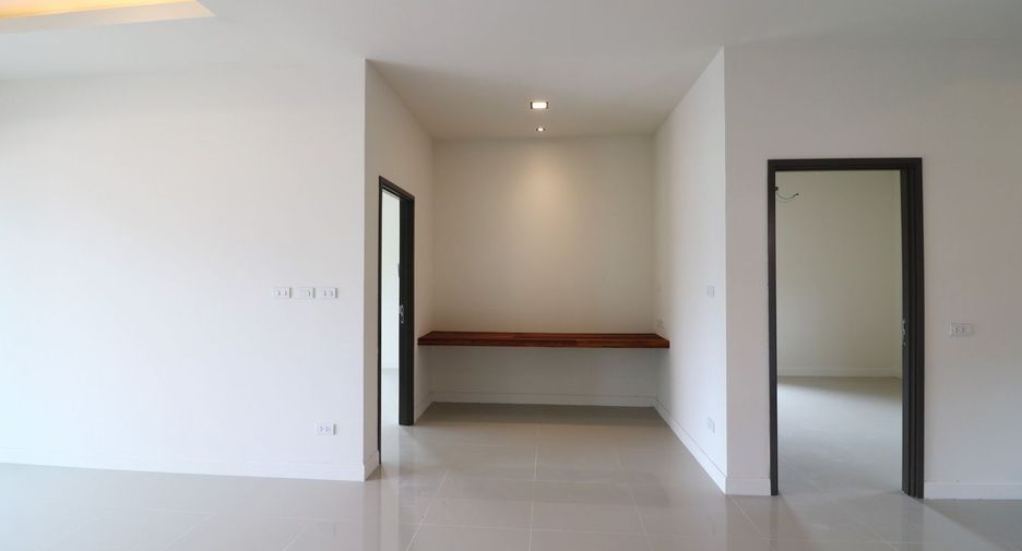 For sale 3 bedrooms house in Mueang Nongbua Lamphu, Nong Bua Lamphu