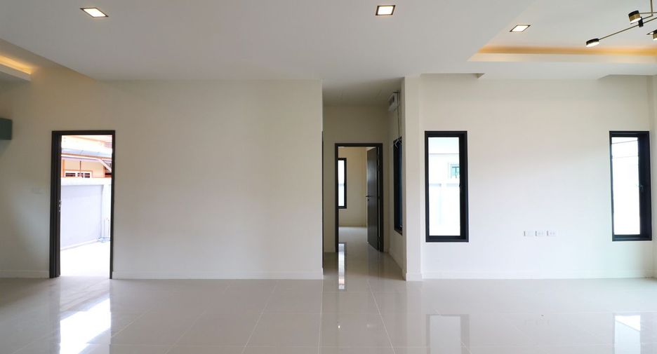 For sale 3 bedrooms house in Mueang Nongbua Lamphu, Nong Bua Lamphu