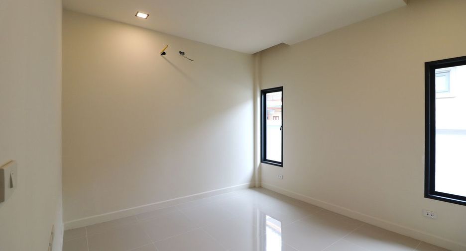 For sale 3 bedrooms house in Mueang Nongbua Lamphu, Nong Bua Lamphu