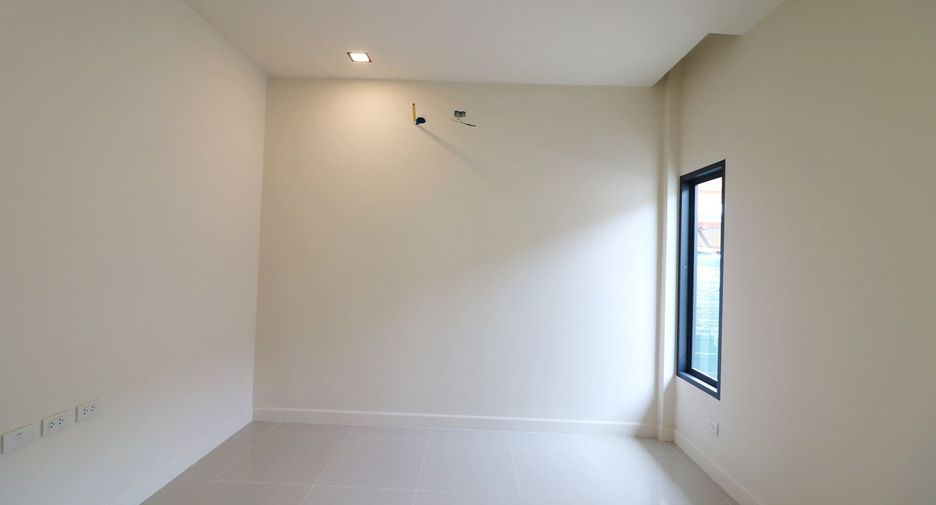 For sale 3 bedrooms house in Mueang Nongbua Lamphu, Nong Bua Lamphu