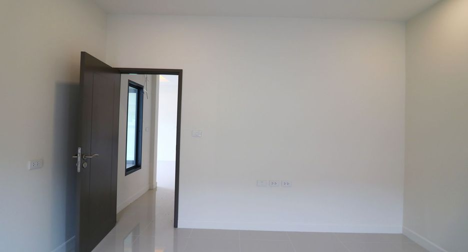 For sale 3 bedrooms house in Mueang Nongbua Lamphu, Nong Bua Lamphu