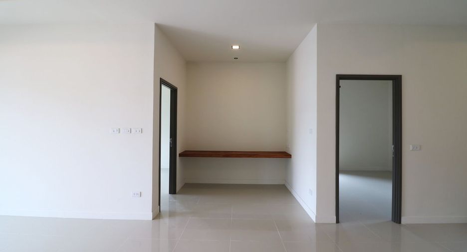 For sale 3 bedrooms house in Mueang Nongbua Lamphu, Nong Bua Lamphu