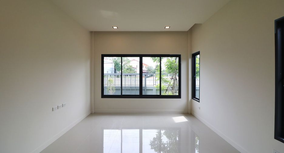 For sale 3 bedrooms house in Mueang Nongbua Lamphu, Nong Bua Lamphu
