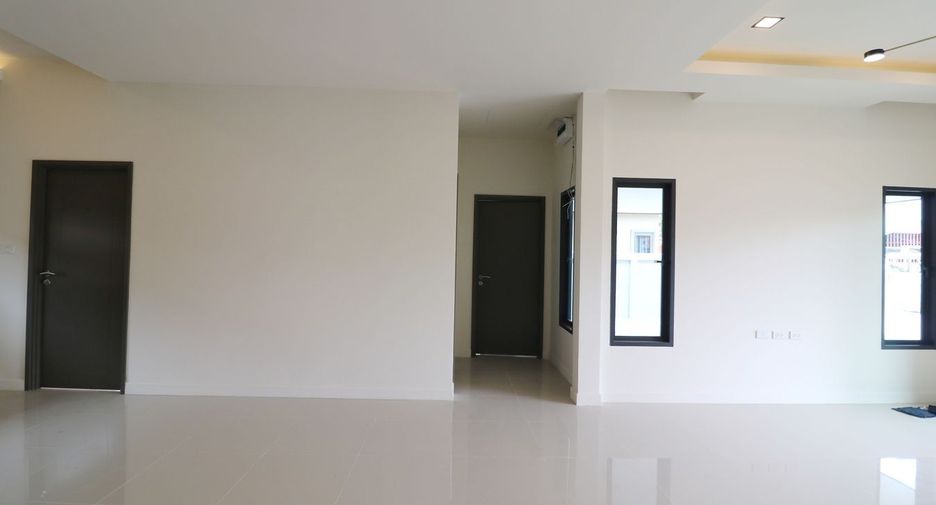 For sale 3 bedrooms house in Mueang Nongbua Lamphu, Nong Bua Lamphu
