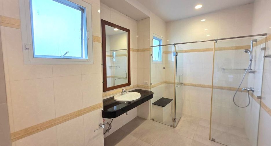 For rent 5 ベッドルーム condo in Suan Luang, Bangkok