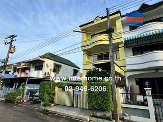 For sale 4 bed townhouse in Lam Luk Ka, Pathum Thani