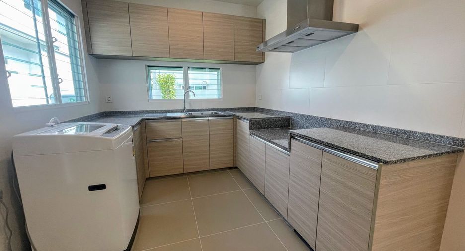 For rent 4 bedrooms house in Prawet, Bangkok