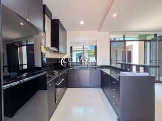 For rent and for sale 4 bed house in Pratumnak, Pattaya