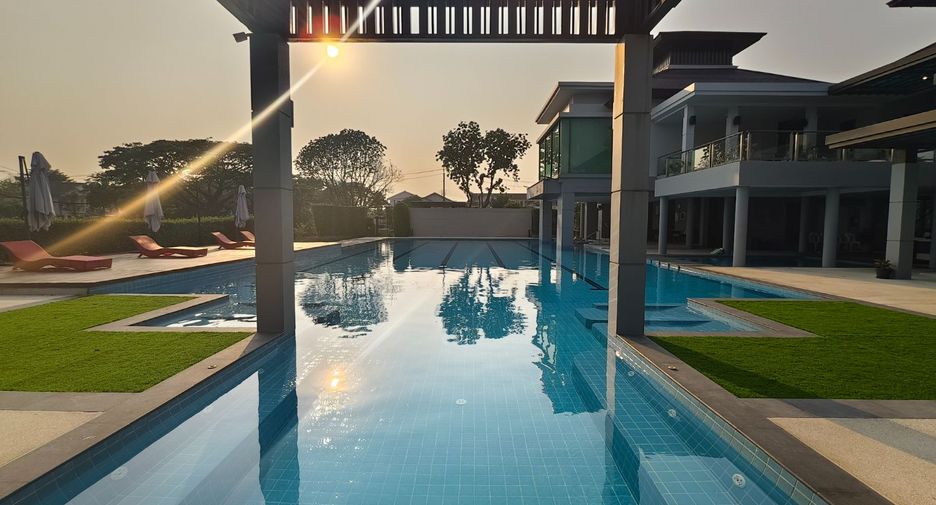 For rent 6 bedrooms house in Bang Kapi, Bangkok