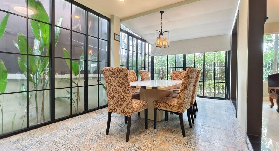 For rent 6 bedrooms house in Bang Kapi, Bangkok