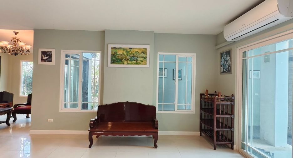For rent 6 bedrooms house in Bang Kapi, Bangkok