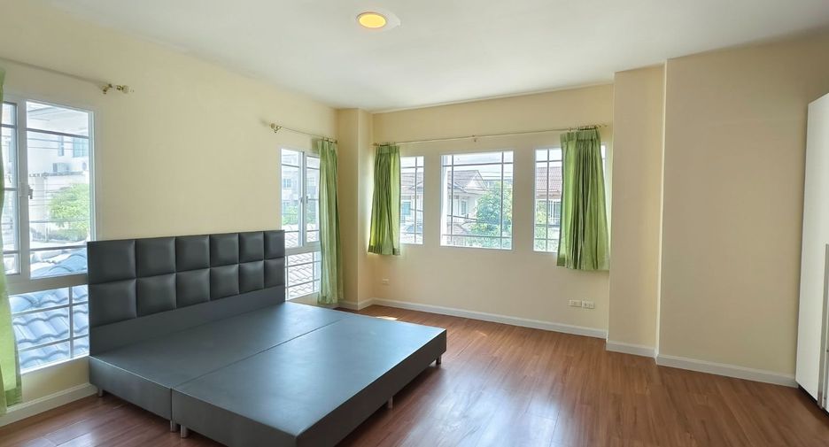 For rent 6 bedrooms house in Bang Kapi, Bangkok