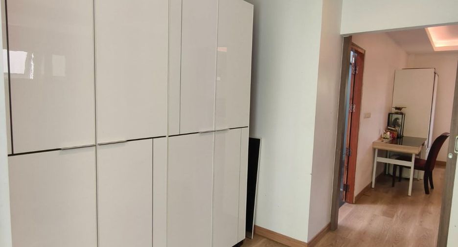 For rent 6 bedrooms house in Bang Kapi, Bangkok