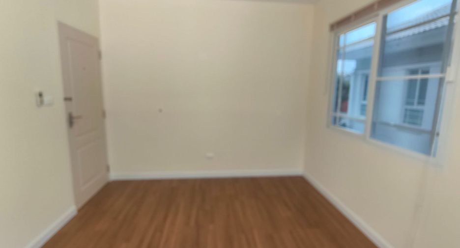For rent 6 bedrooms house in Bang Kapi, Bangkok