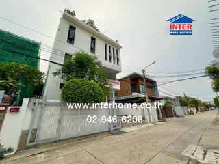 For sale 4 bed office in Huai Khwang, Bangkok