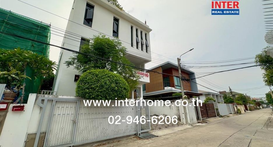 For sale 4 bed office in Huai Khwang, Bangkok