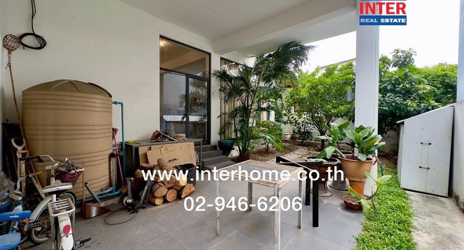 For sale 4 bed office in Huai Khwang, Bangkok