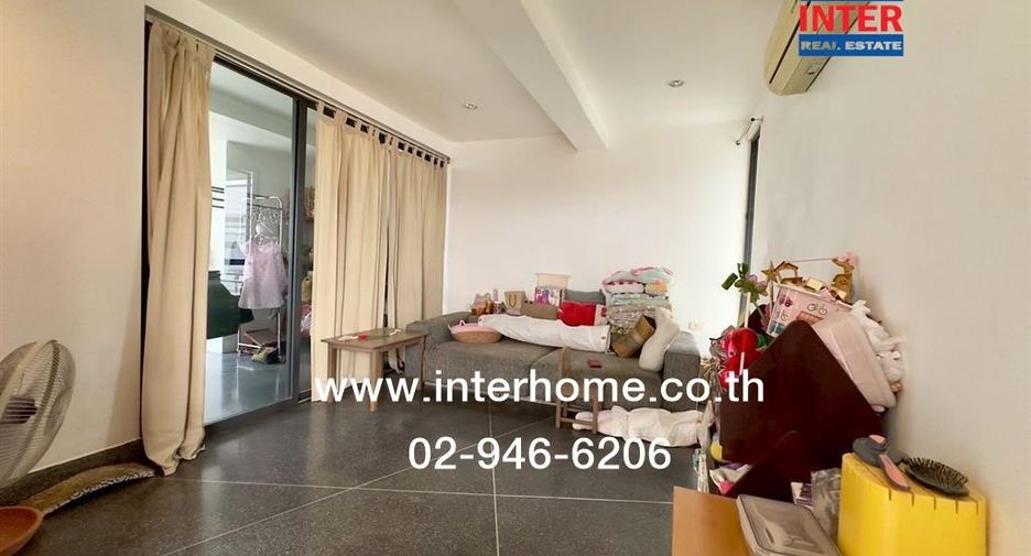 For sale 4 bed office in Huai Khwang, Bangkok