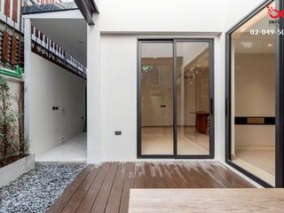 For sale 3 Beds house in Phaya Thai, Bangkok